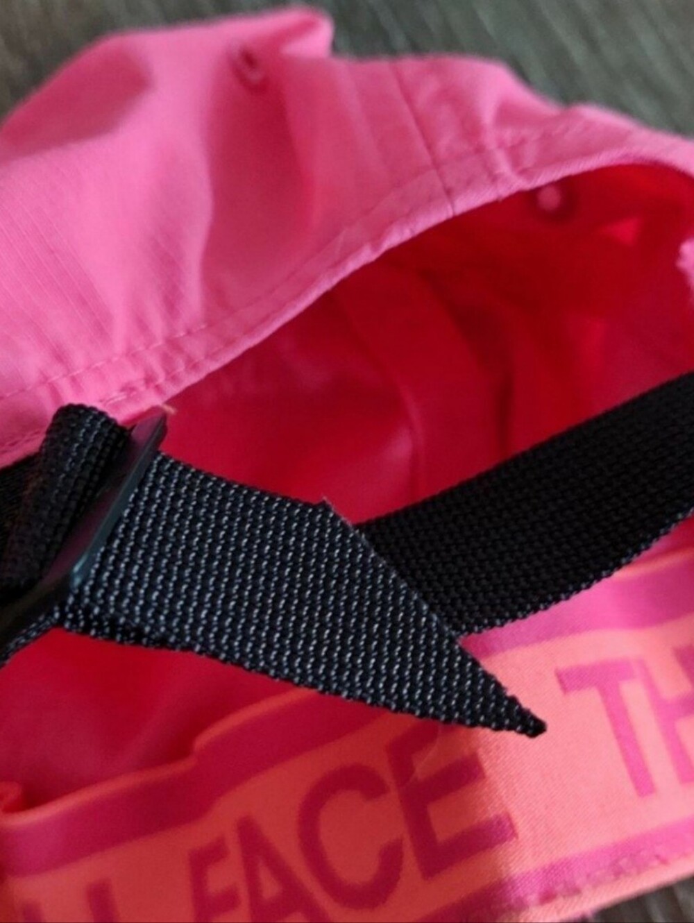 North Face Youth/Junior Hat. One Size - Ultraviolet Protection Factor (UPF) 40+ - Picture 3 of 3